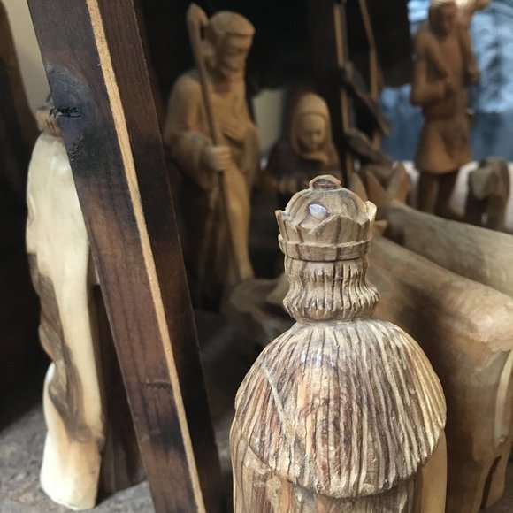 Vintage OAK Mid Century Large Olive Wood Creche Set - Picture 8 of 15